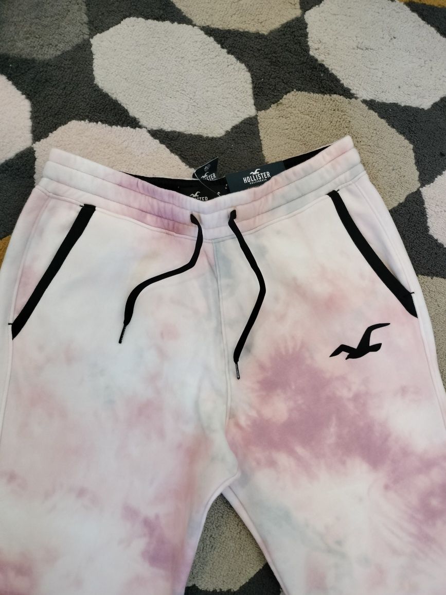 Pantaloni unisex Hollister Mărimea S