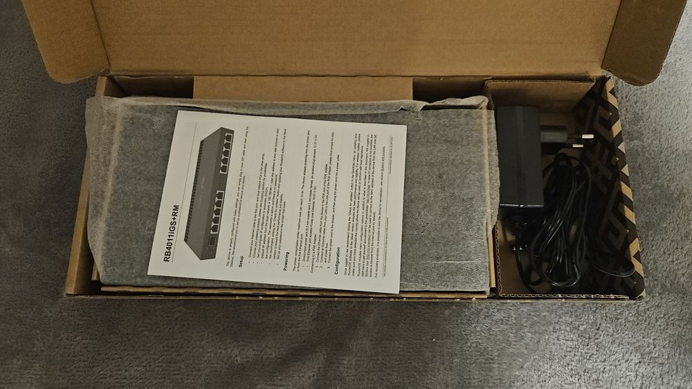 Mikrotik RB4011iGS+RM