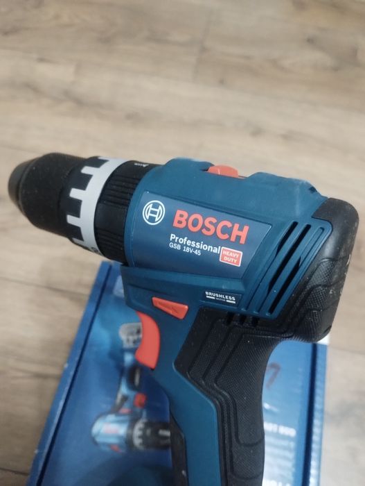 Filetante Bosch GSB 18V-45 cu percuție