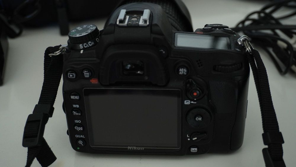 Фотоапарат Nikon D7000 с аксесоари