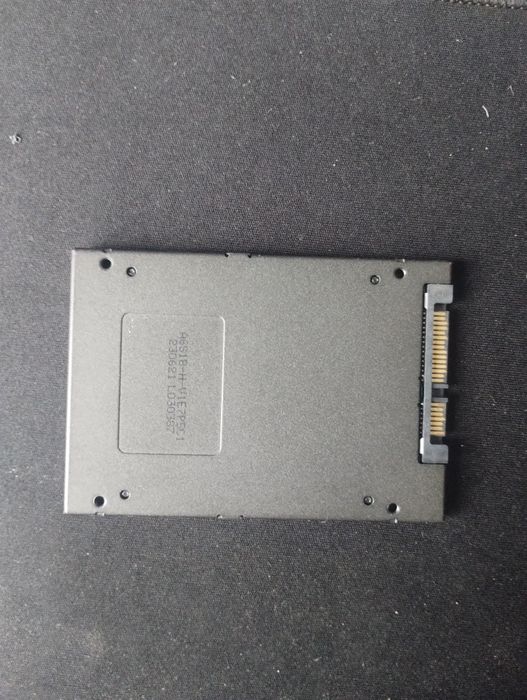 Vând ssd Kingston 240 Gb