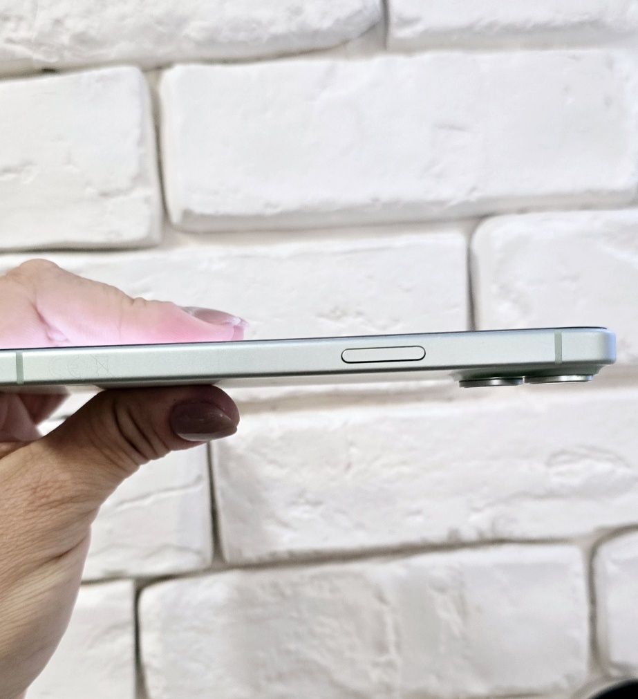 iPhone 15 128GB green 88%
