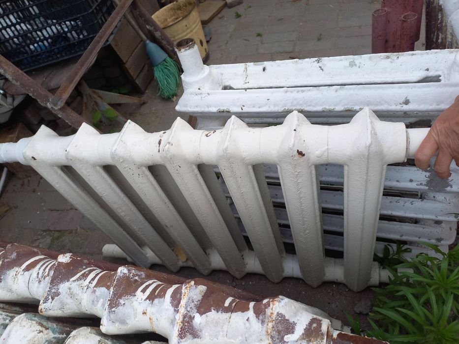 Продам чугуные батареи