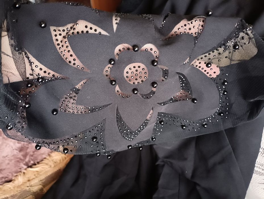 Продам новые платья,с этикеткой!