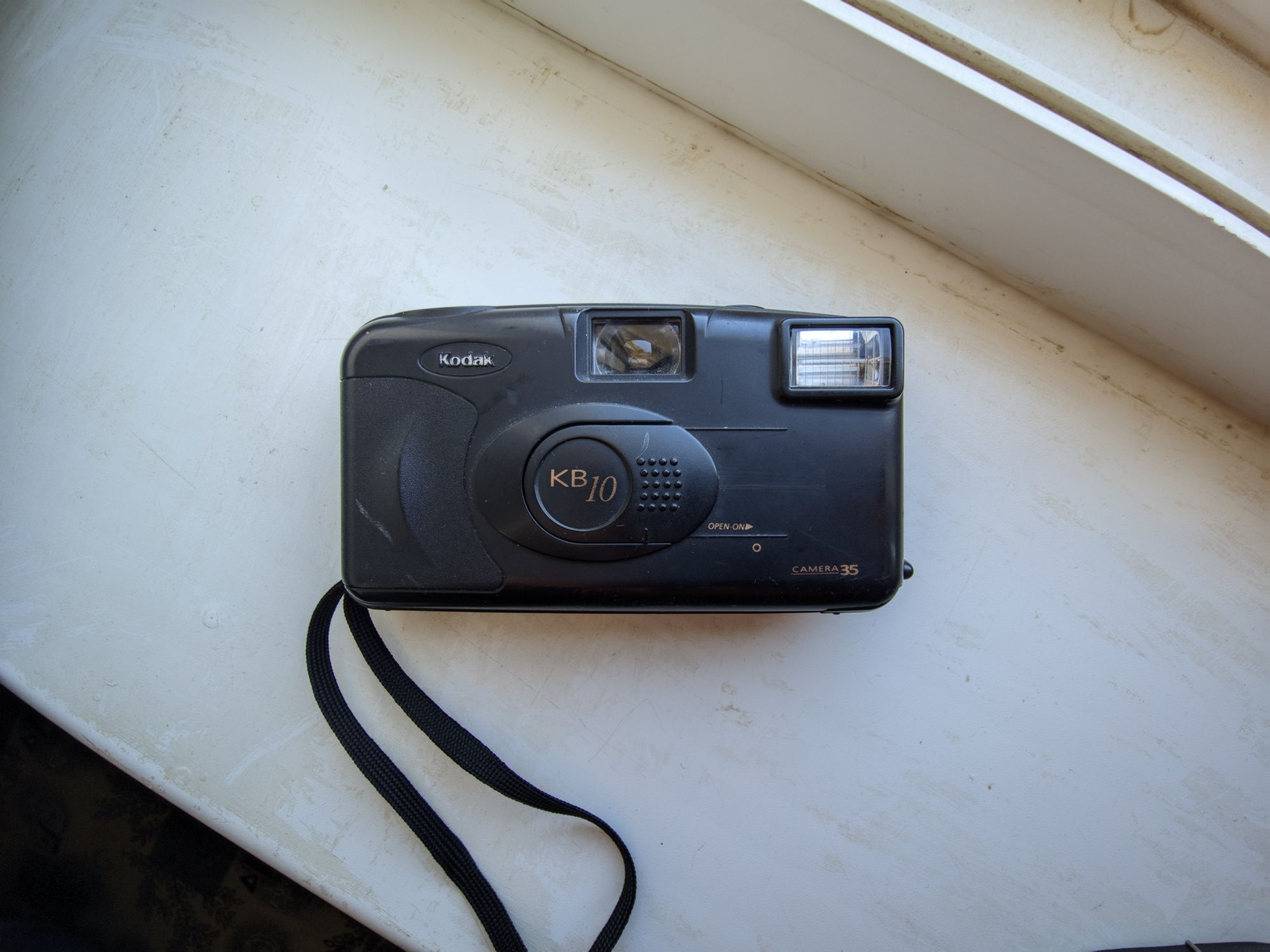 Винтажная плёночная камера: Kodak KB-10 35mm