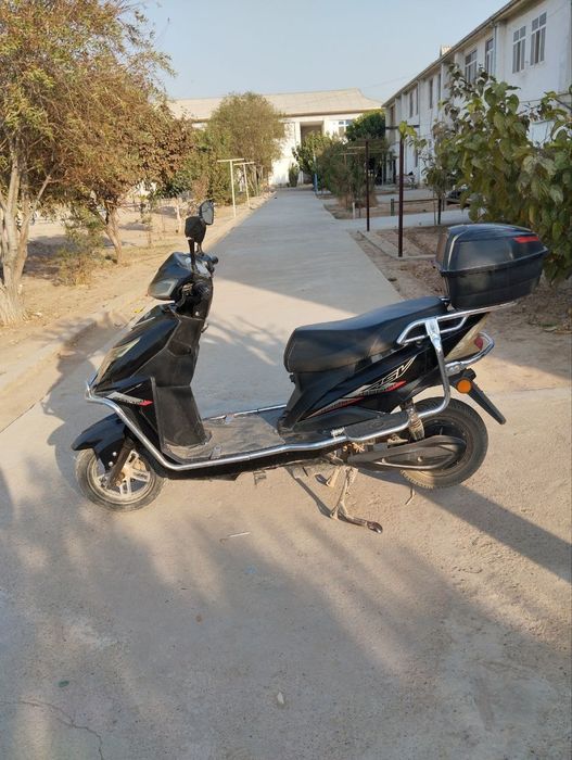 Skuter  elektrichiskiy