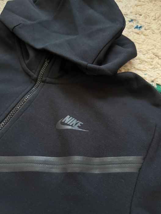 Bluza Nike Tech Fleece Neagra Old Season