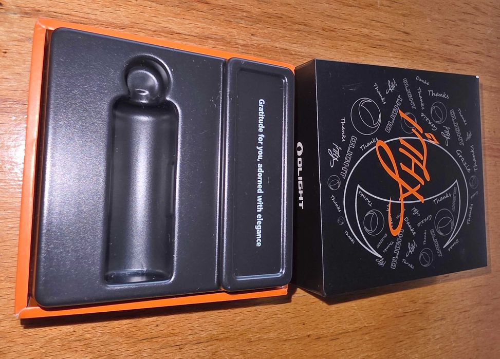 Нов LED фенер Olight iThx (22 грама до 180 лумена) - Оранжев