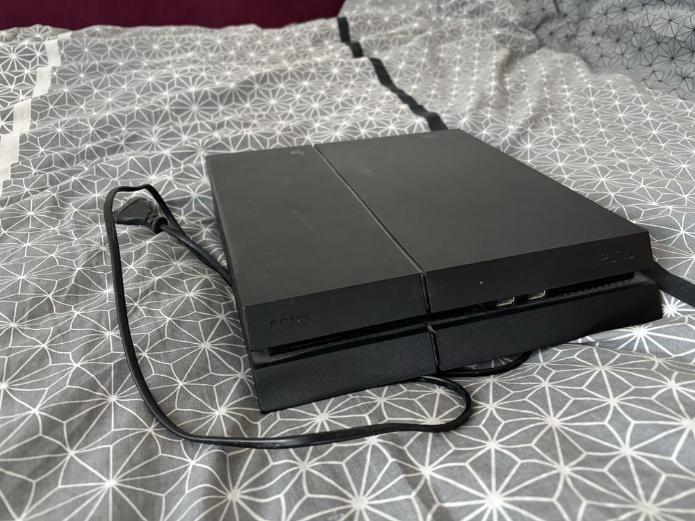 OFERTA! Playstation 4 + 6 jocuri + 2 controlere