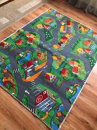Продавам детски мокетен килим