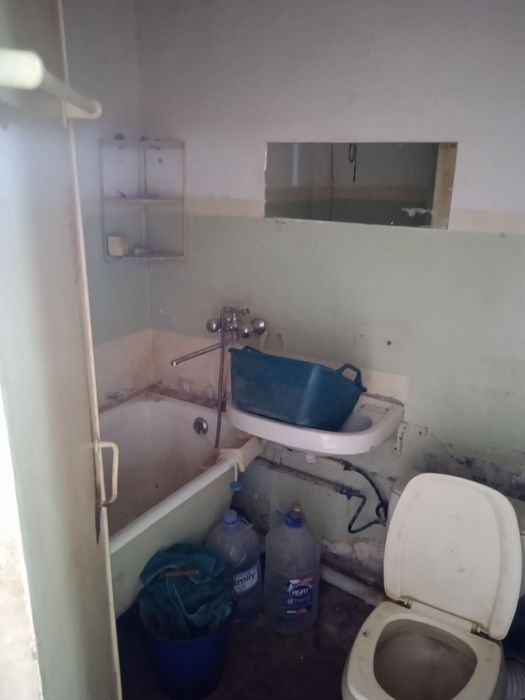 Срочно продаётся 1 комнатная квартира 3 микрорайоне