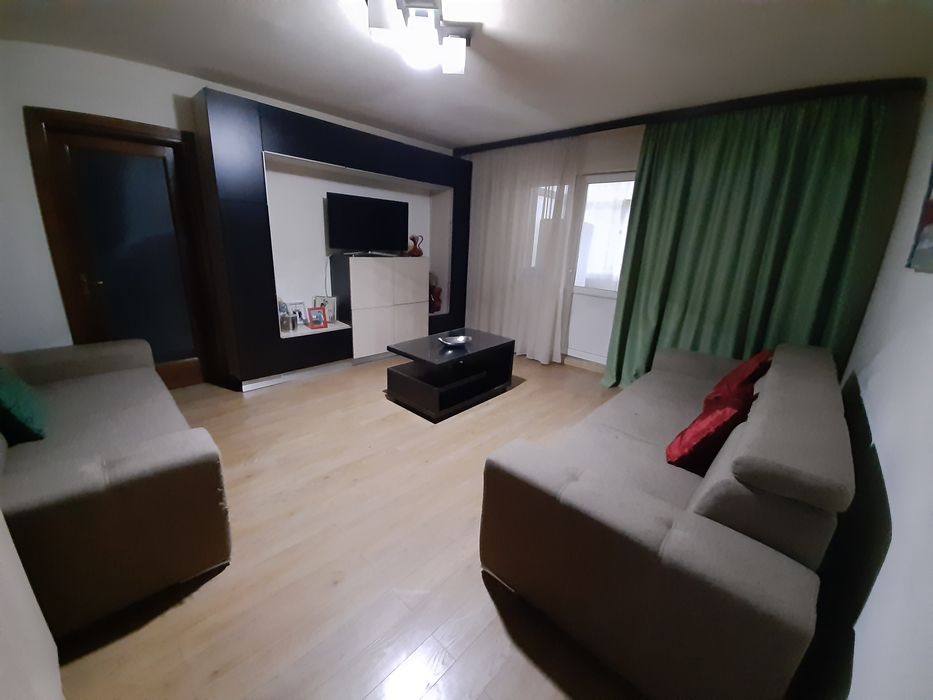 Apartament 3 camere de vanzare in zona Rovine-Craiova