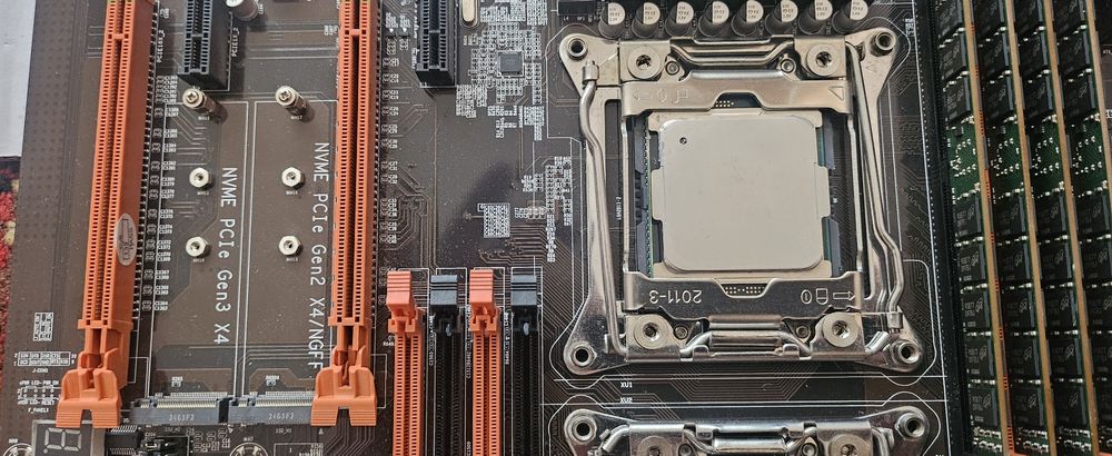 Продается комплект