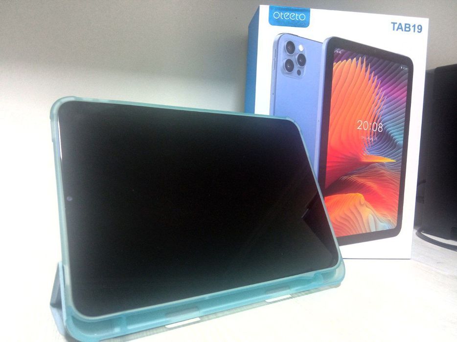Планшет Oteeto TAB19 (Чехол, клавиатура, стекло и зарядка)
