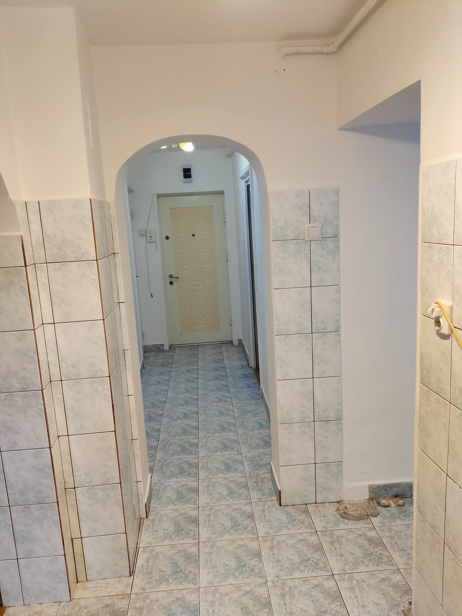 Vând apartament 3 camere in Luduș