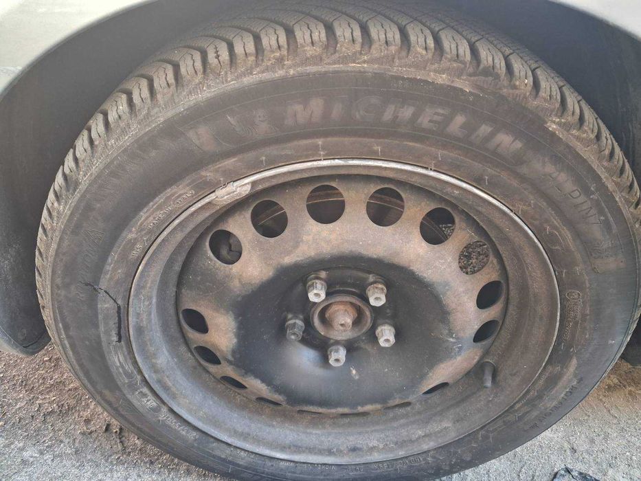 Продавам Опел Зафира