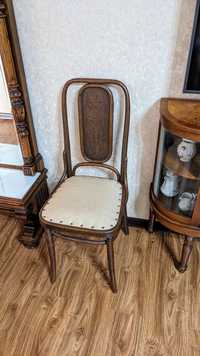 Антикварные стулья ,кресла после качественной реставрации.