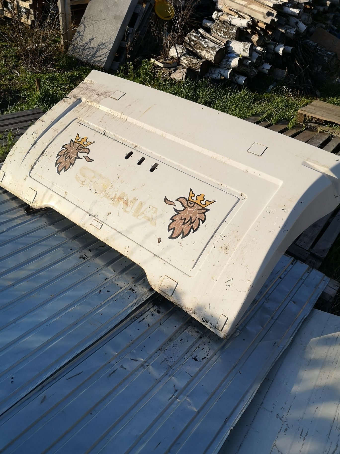 Спойлер на крышу грузовой машины