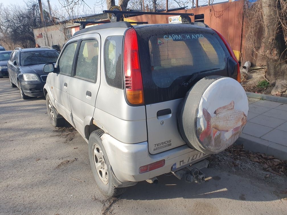 Дайхатцу Териос  и Опел Тигра на части