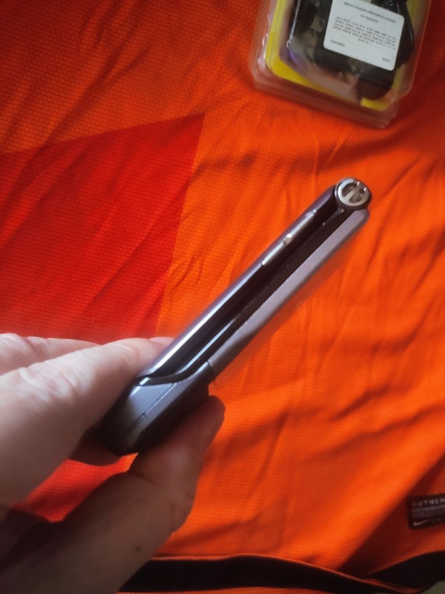 Motorola V3i + căști originale sigilate ( decodat)