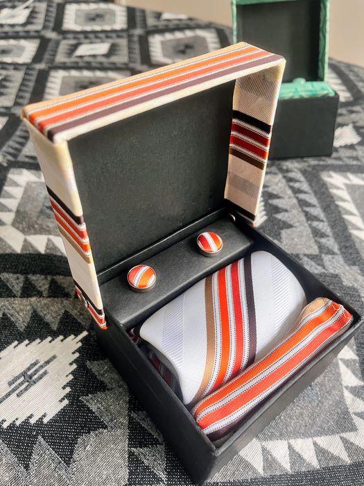 Set butoni + cravata si batista matase