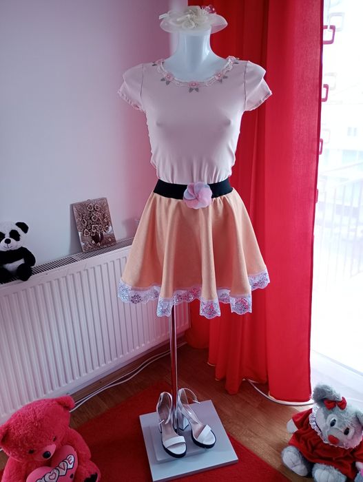 Fuste cu motive tradiționale