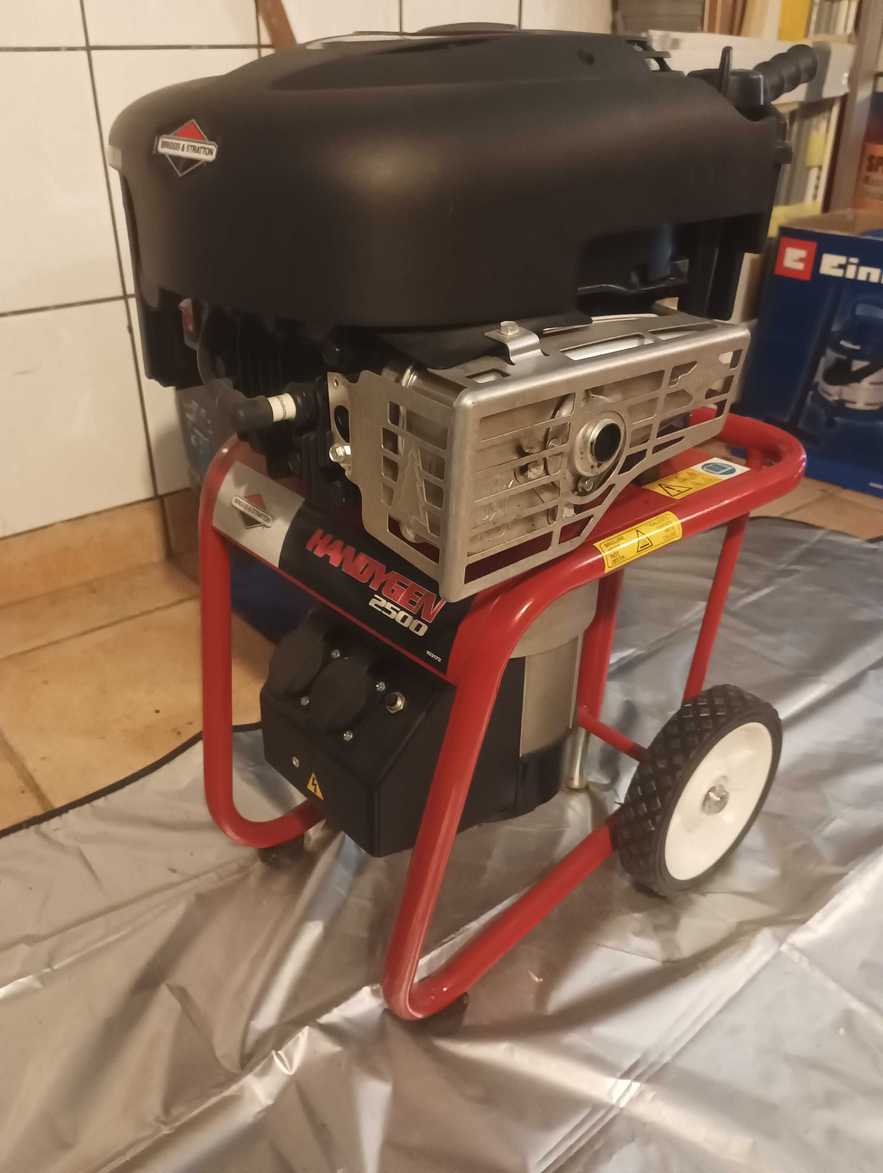 Generator Briggs & Stratton 2,4 KVA portabil benzina nou