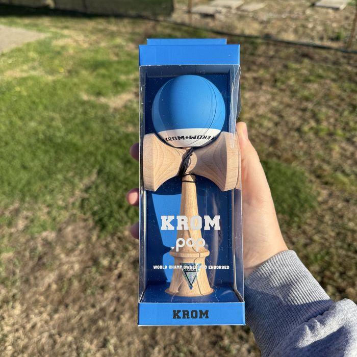 Kendama Krom Pop Rubber Albastru si Turcoaz