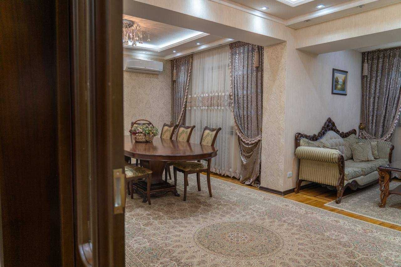 Продается спец-план, Банковский дом, Госпитальный рынок, 3/4/4 100м2