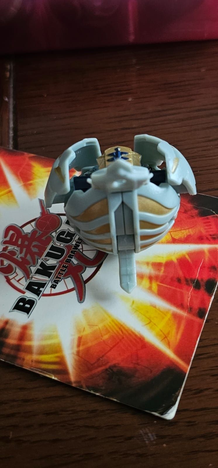 Vând bakugan tigrerra B2 original