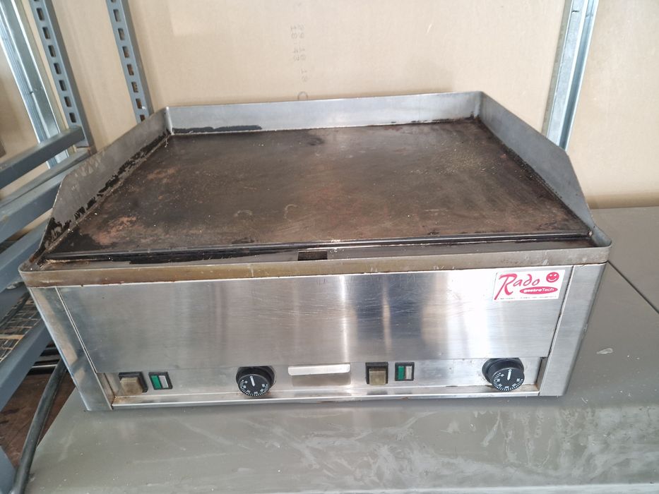 Grill neted și striat cu banc inox, pe gaz sau curent