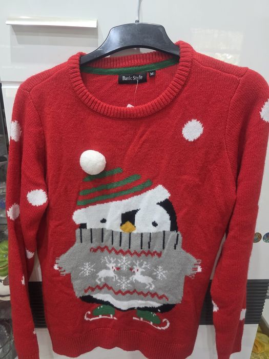 Коледни дрешки за жени и момиченца