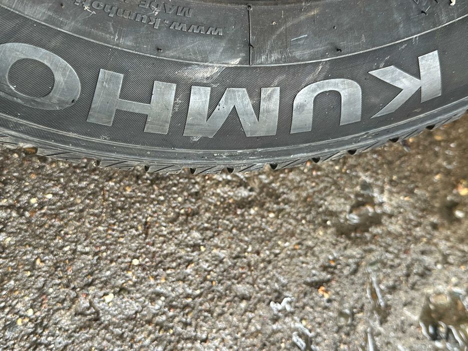 2бр. зимни гуми 215/65/15 Kumho Winter Craft WP51