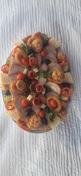 Platou rece orice eveniment