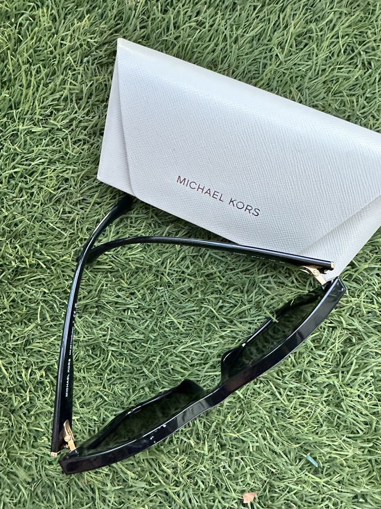 Нови очила Michael Kors