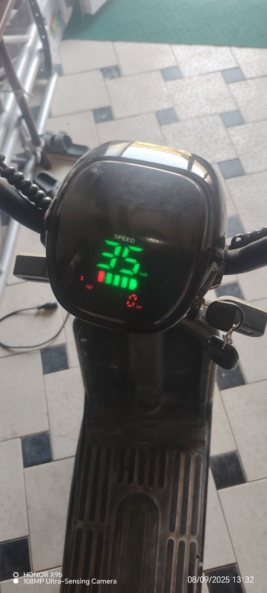 skuter xolati kirlolari eskirgan probeg 40ming yurgan yurishi yaxshi