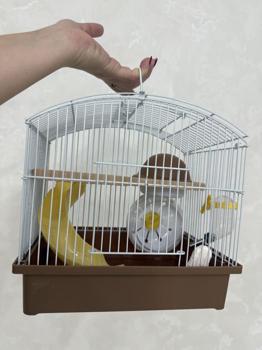 Продам клетку для хомячков с кормом и 15 кг наполнителем