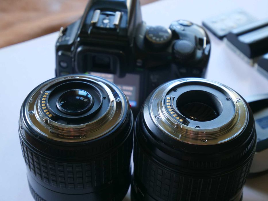 KIT OLYMPUS E500, 2 obiective, 4 baterii, telecomanda