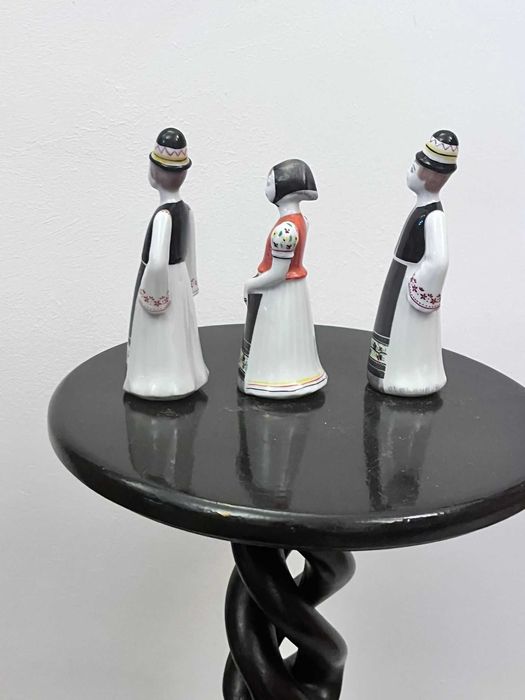 Set 3 bibelouri vechi portelan pictat manual semnate hollohaza bibelou