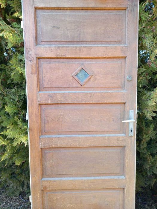 Vand usi interioare exterioare