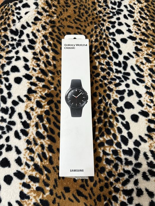 Samsung galaxy watch 4 classic в идеальном состаянии