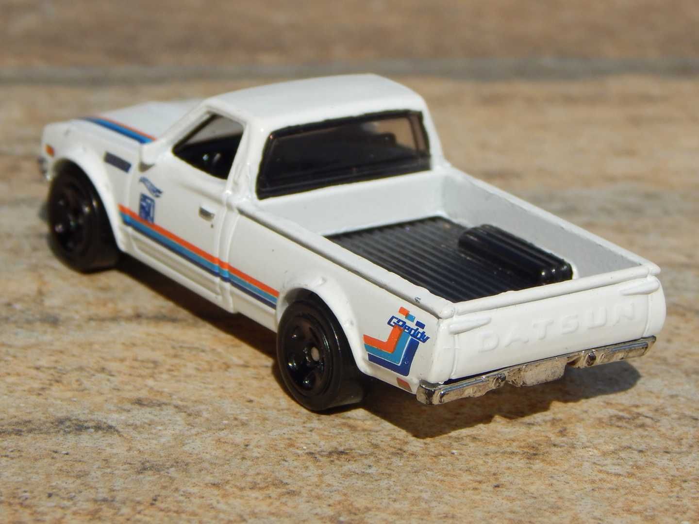 Macheta camioneta pickup Datsun 620 GReddy Hot Wheels scara 1:64