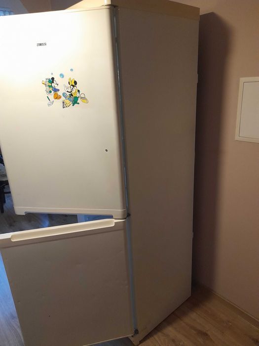 Хладилник с фризер
