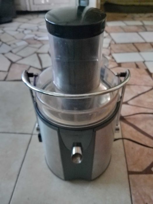 Електрическа  сокоизстисквачка за зеленчуци и плодове  - Аляска , 700W