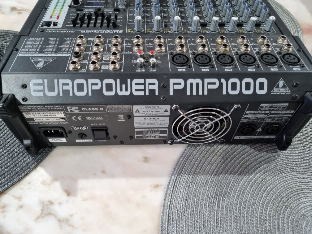 Смесителен пулт BEHRINGER PMP 1000