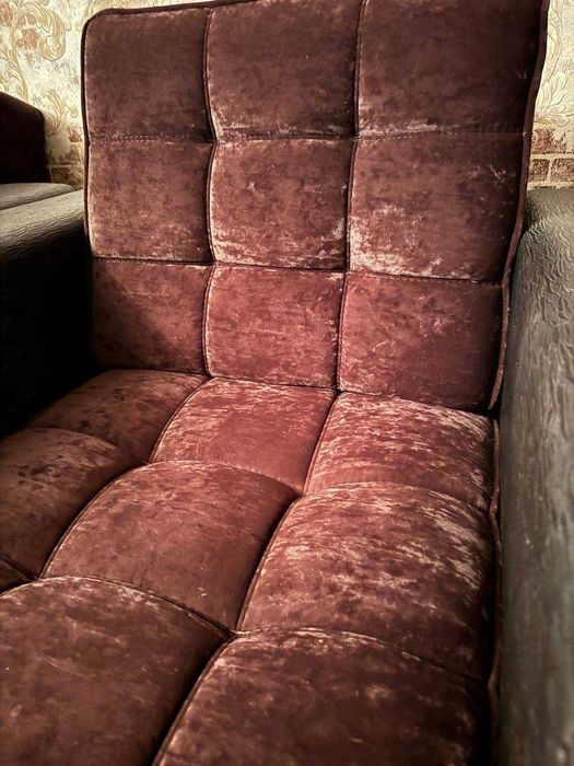 Диван, два кресла, пуфик