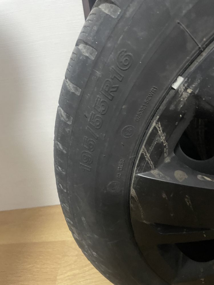 Vând roti de BMW 195/55R16 de iarna