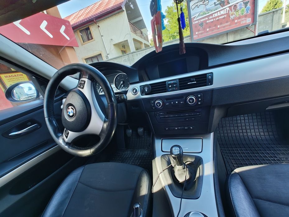 Vând BMW e90 320D