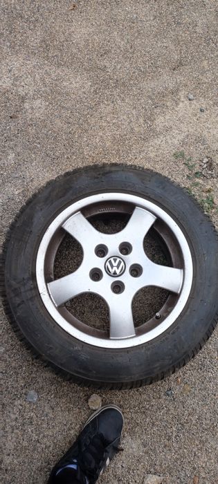 Оригинални VW джанти със зимни гуми