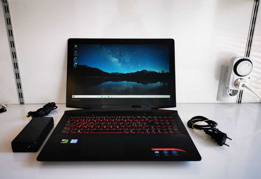 Лаптоп Lenovo ThinkPad Y700-15ISK 16GB RAM SSD Full HD JBL